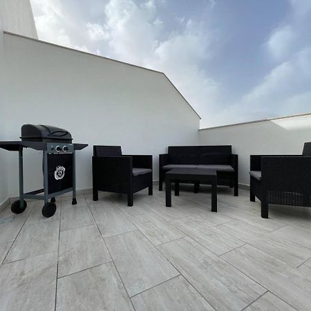 Beautiful Central Penthouse 1Br Ta Xbiex Екстер'єр фото