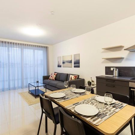 Beautiful Central Penthouse 1Br Ta Xbiex Екстер'єр фото