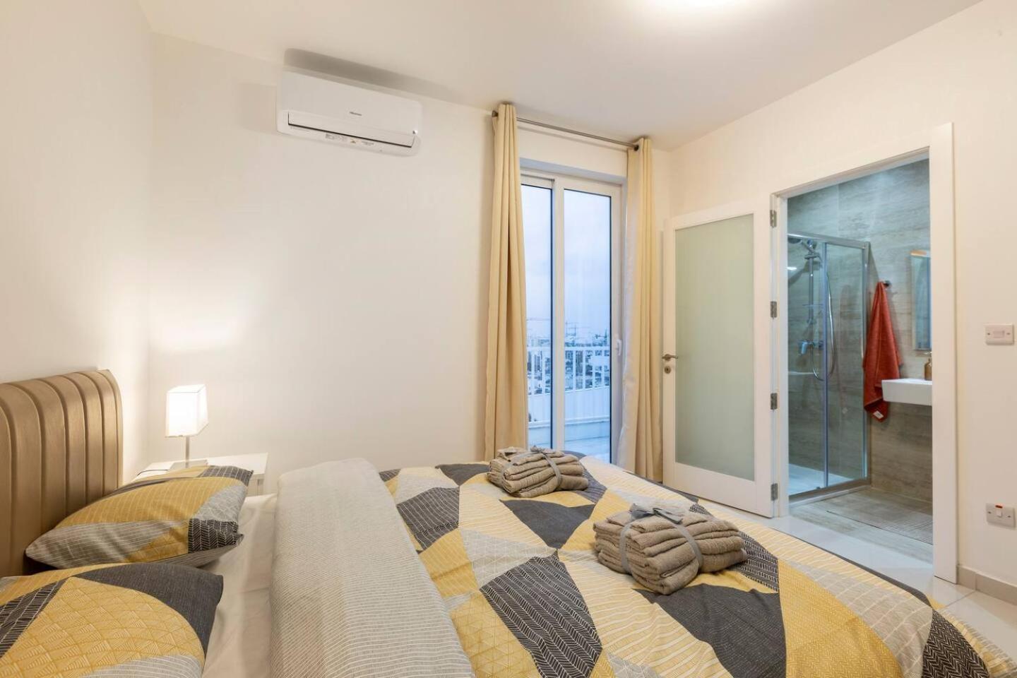 Beautiful Central Penthouse 1Br Ta Xbiex Екстер'єр фото
