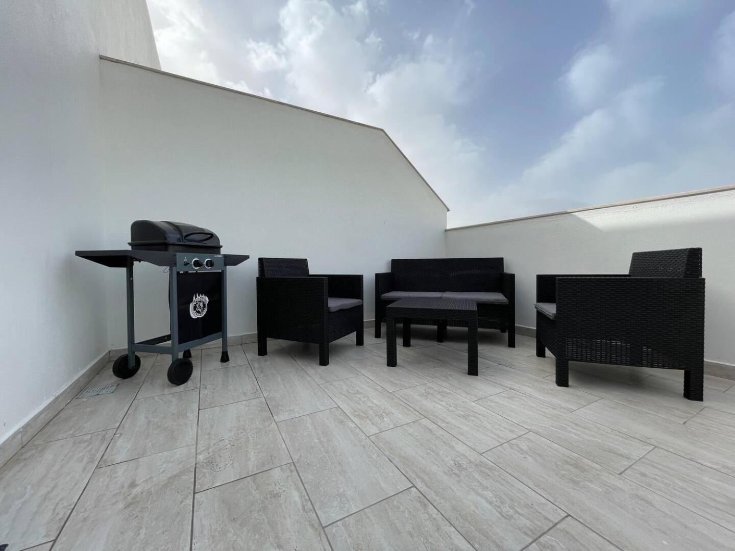 Beautiful Central Penthouse 1Br Ta Xbiex Екстер'єр фото