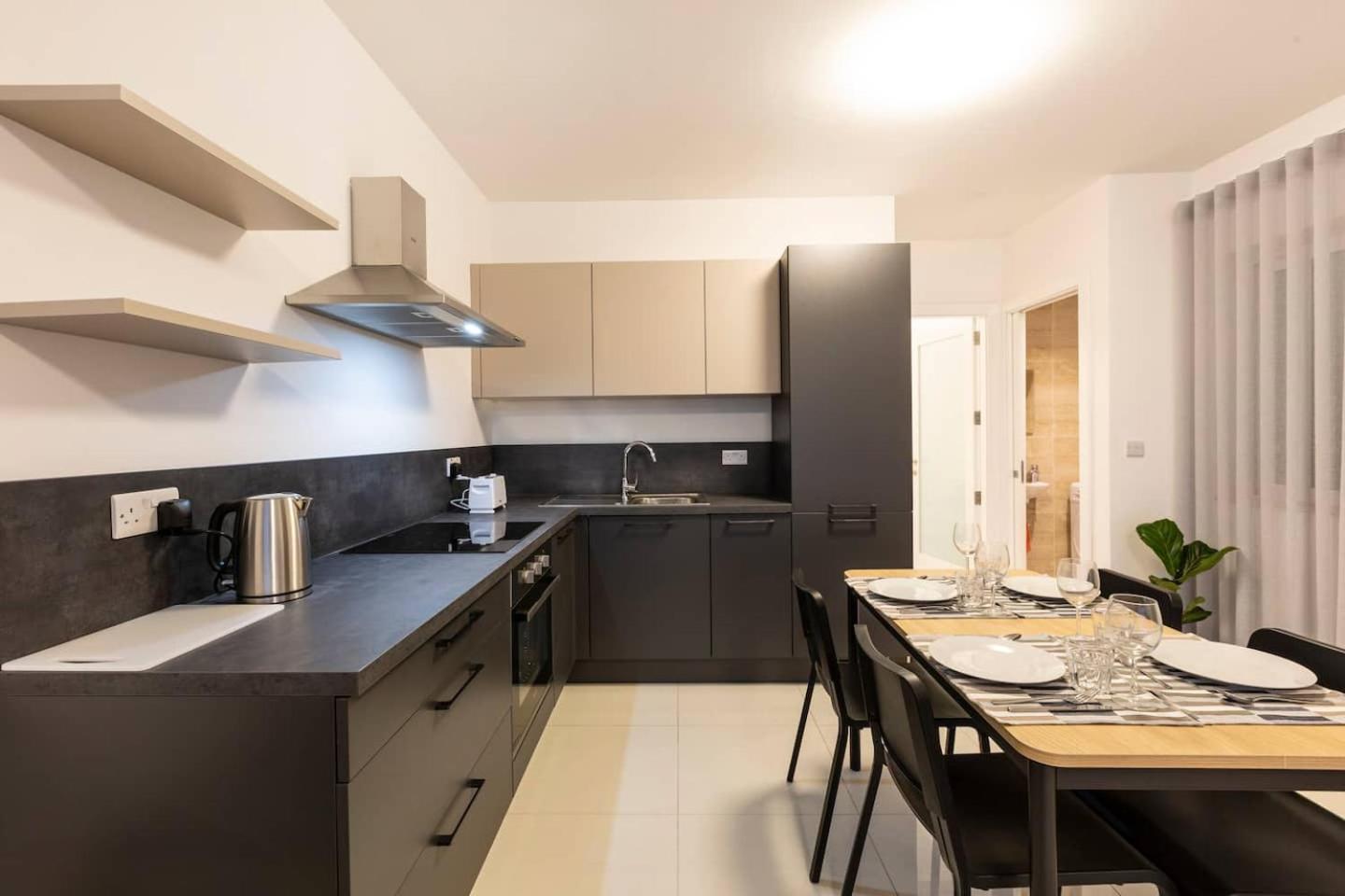 Beautiful Central Penthouse 1Br Ta Xbiex Екстер'єр фото