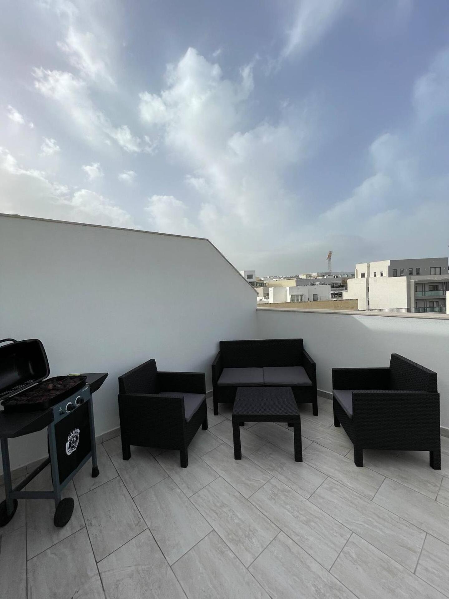 Beautiful Central Penthouse 1Br Ta Xbiex Екстер'єр фото