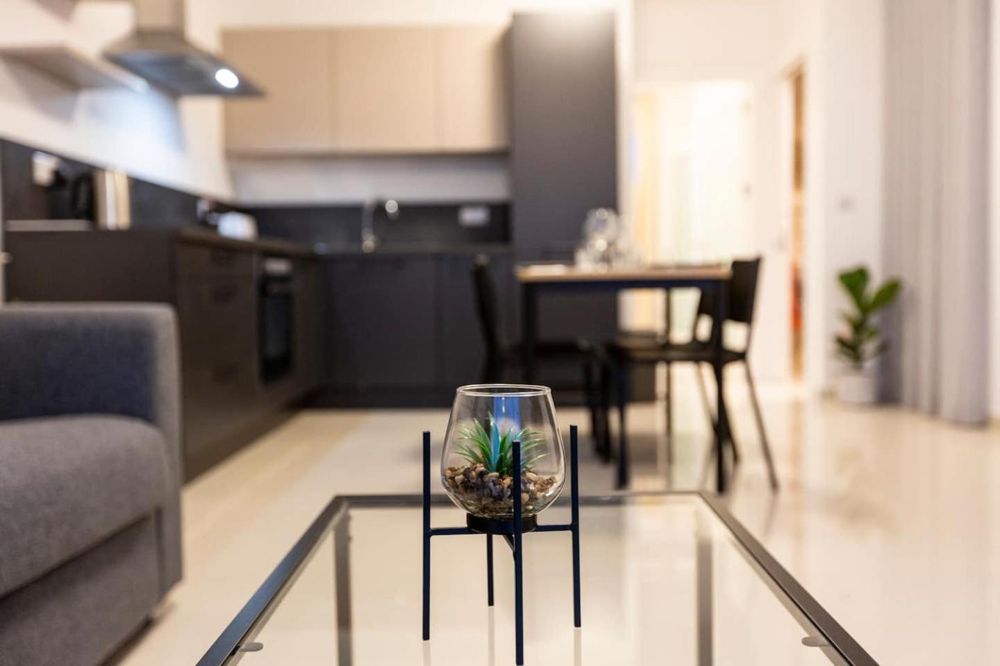 Beautiful Central Penthouse 1Br Ta Xbiex Екстер'єр фото